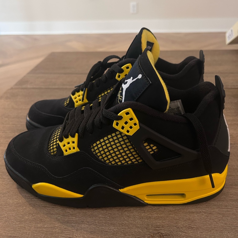Jordan 4 ‘Yellow Thunder’